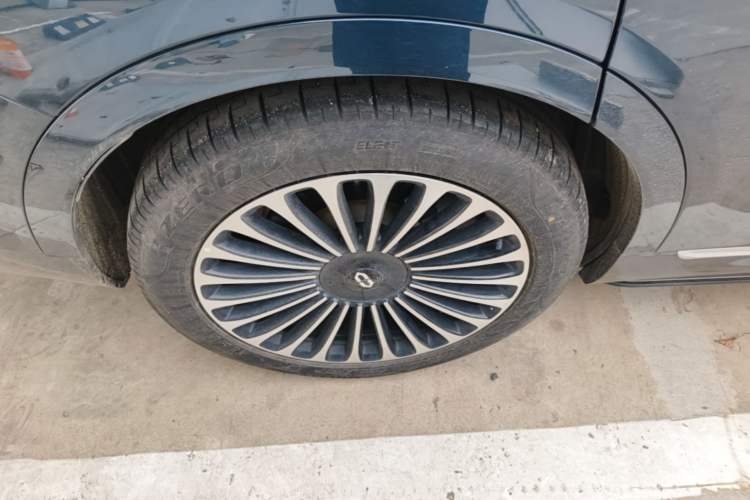 Used Hima AITO M9 2025 Extended-Range Ultra Version 52 kWh 6-Seater Right Rear Wheel Hub