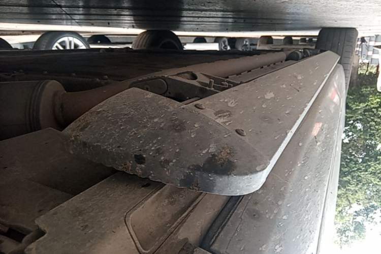 Used Hima AITO M9 2025 Extended-Range Ultra Version 52 kWh 6-Seater Right Side Sill