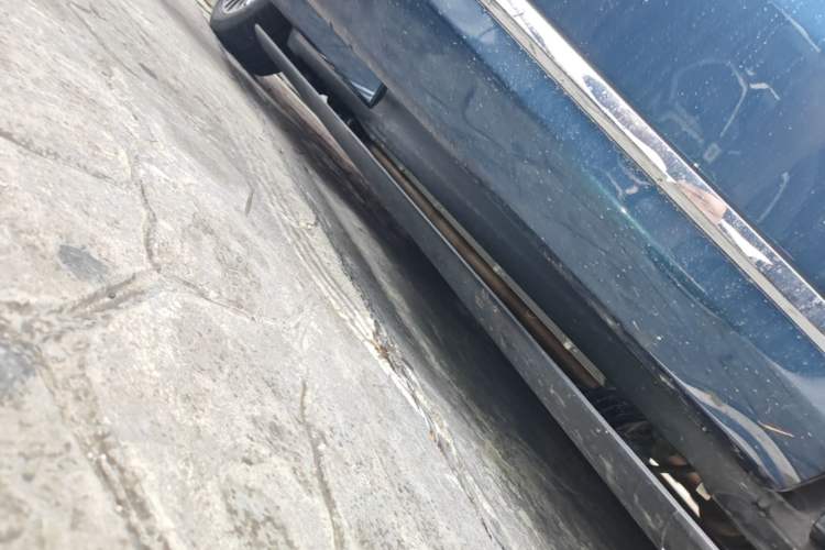 Used Hima AITO M9 2025 Extended-Range Ultra Version 52 kWh 6-Seater Right Side Sill