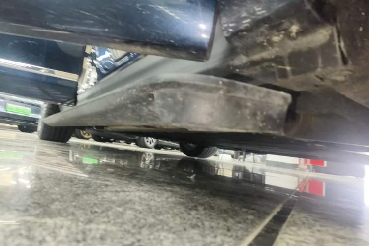 Used Hima AITO M9 2025 Extended-Range Ultra Version 52 kWh 6-Seater Right Side Sill