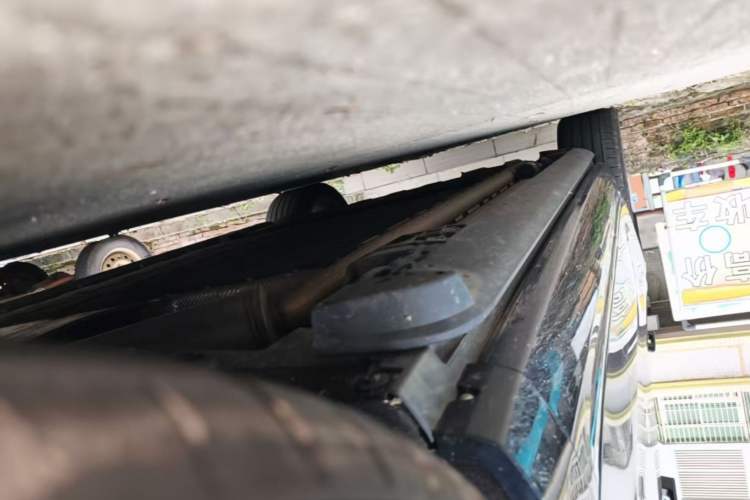 Used Hima AITO M9 2025 Extended-Range Ultra Version 52 kWh 6-Seater Right Side Sill