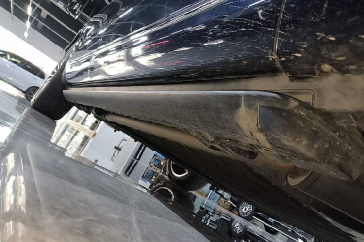Used Hima AITO M9 2025 Extended-Range Ultra Version 52 kWh 6-Seater Right Side Sill