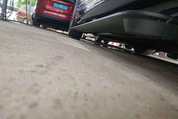 Used Hima AITO M9 2025 Extended-Range Ultra Version 52 kWh 5-Seater Edition Right Side Sill