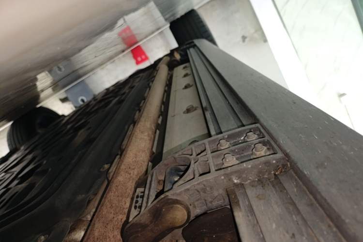 Used Hima AITO M9 2025 Extended-Range Ultra Version 52 kWh 6-Seater Right Side Sill