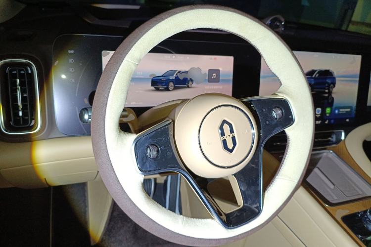 Used Hima AITO M9 2025 All-Electric Max Version 100 kWh 6-Seater Steering Wheel