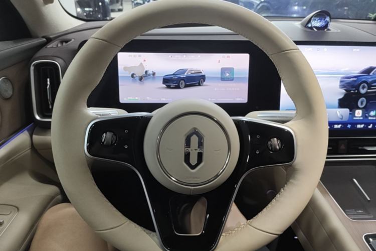 Used Hima AITO M9 2025 Extended-Range Ultra Version 52 kWh 6-Seater Steering Wheel