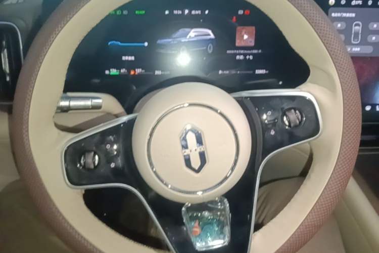 Used Hima AITO M9 2025 Extended-Range Ultra Version 52 kWh 6-Seater Steering Wheel