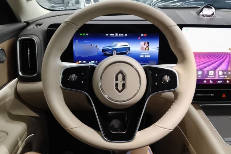 Used Hima AITO M9 2025 Extended-Range Ultra Version 52 kWh 6-Seater Steering Wheel