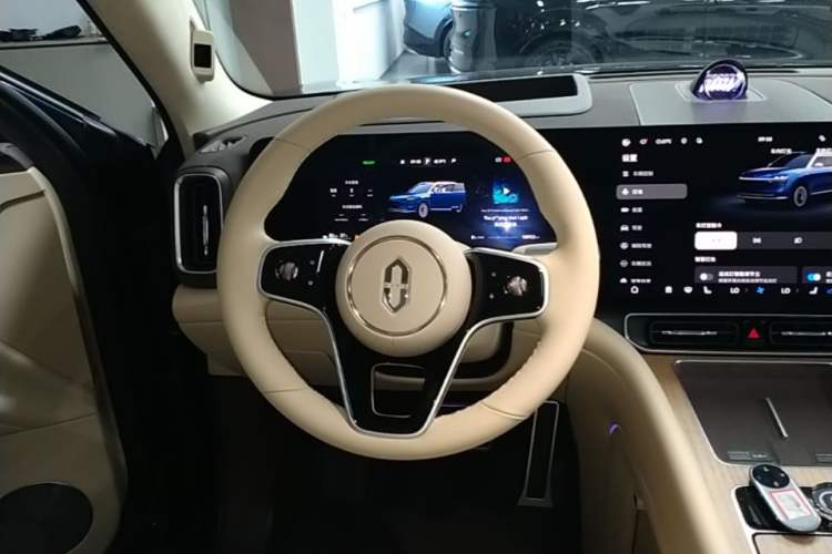 Used Hima AITO M9 2025 Extended-Range Ultra Version 52 kWh 6-Seater Steering Wheel