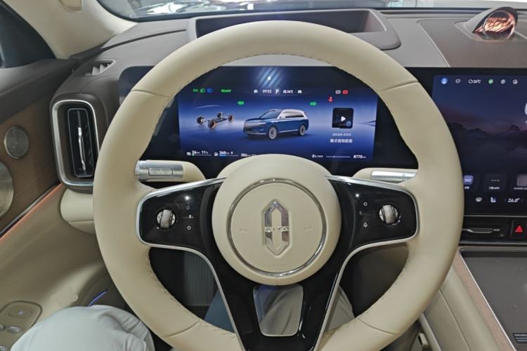Used Hima AITO M9 2025 Extended-Range Ultra Version 52 kWh 6-Seater Steering Wheel