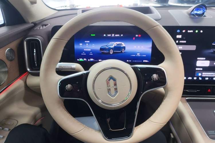 Used Hima AITO M9 2025 Extended-Range Ultra Version 52 kWh 6-Seater Steering Wheel