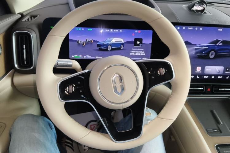 Used Hima AITO M9 2025 Extended-Range Ultra Version 52 kWh 6-Seater Steering Wheel
