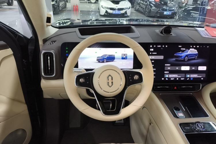 Used Hima AITO M9 2025 Extended-Range Ultra Version 52 kWh 6-Seater Steering Wheel