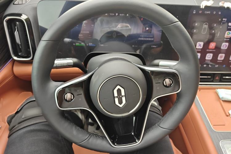 Used Hima AITO M9 2025 Extended-Range Ultra Version 52 kWh 6-Seater Steering Wheel