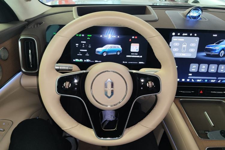 Used Hima AITO M9 2025 Extended-Range Ultra Version 52 kWh 6-Seater Steering Wheel