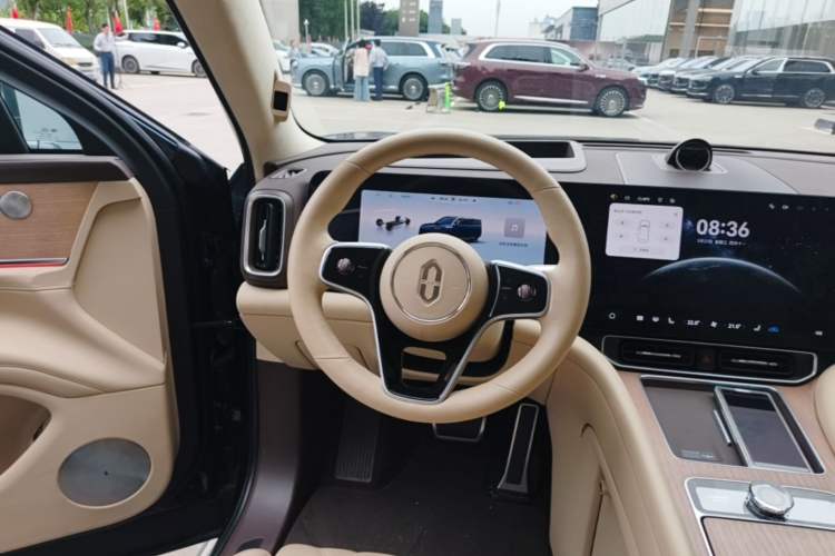 Used Hima AITO M9 2025 Extended-Range Ultra Version 52 kWh 6-Seater Steering Wheel