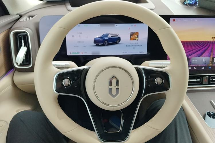Used Hima AITO M9 2025 Extended-Range Ultra Version 52 kWh 6-Seater Steering Wheel