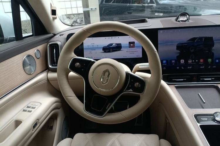 Used Hima AITO M9 2025 Extended-Range Ultra Version 52 kWh 6-Seater Steering Wheel