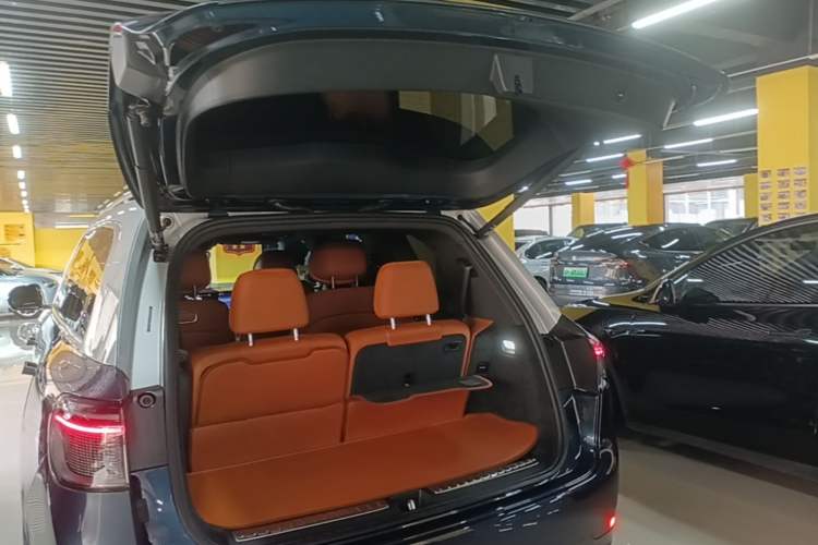 Used Hima AITO M9 2025 Extended-Range Ultra Version 52 kWh 6-Seater Trunk