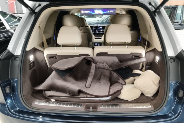 Used Hima AITO M9 2025 Extended-Range Ultra Version 52 kWh 6-Seater Trunk