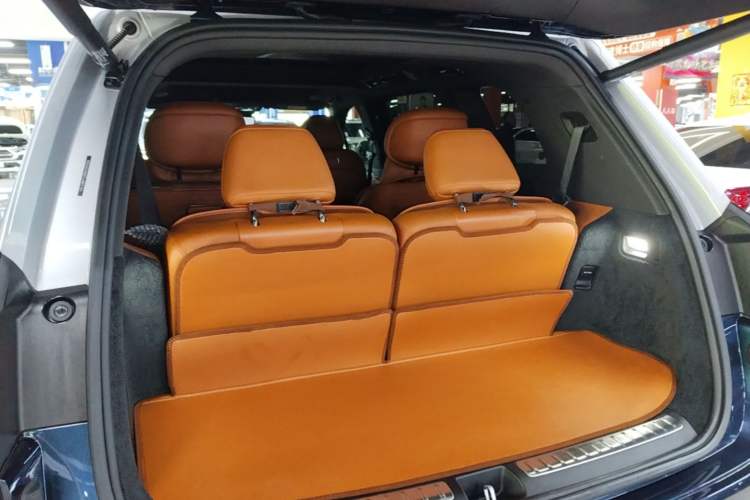 Used Hima AITO M9 2025 Extended-Range Ultra Version 52 kWh 6-Seater Trunk