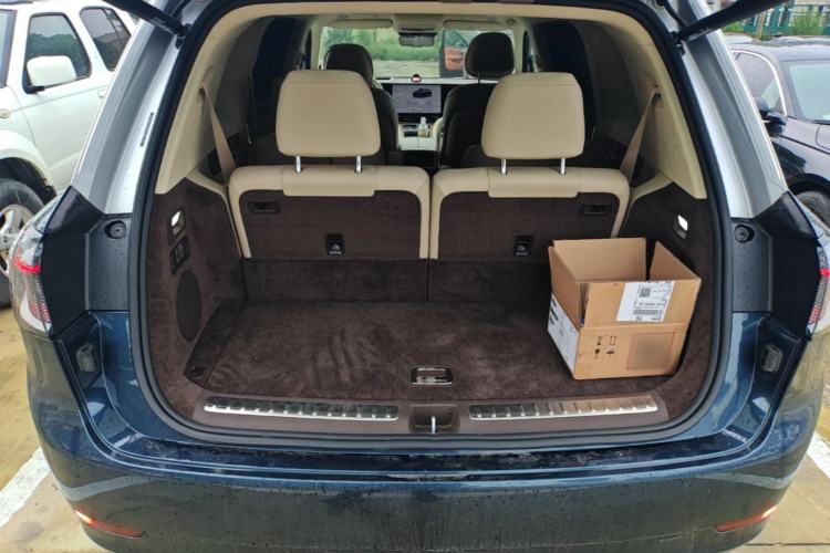 Used Hima AITO M9 2025 Extended-Range Ultra Version 52 kWh 6-Seater Trunk