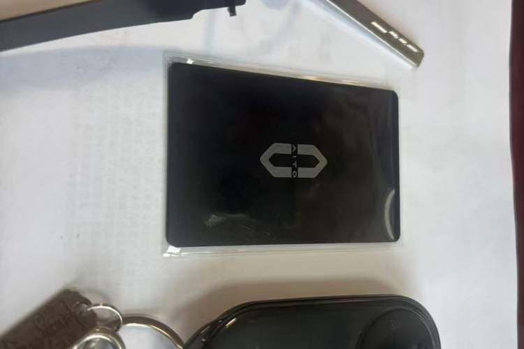 Used Hima AITO M9 2025 Extended-Range Ultra Version 52 kWh 6-Seater Vehicle Key