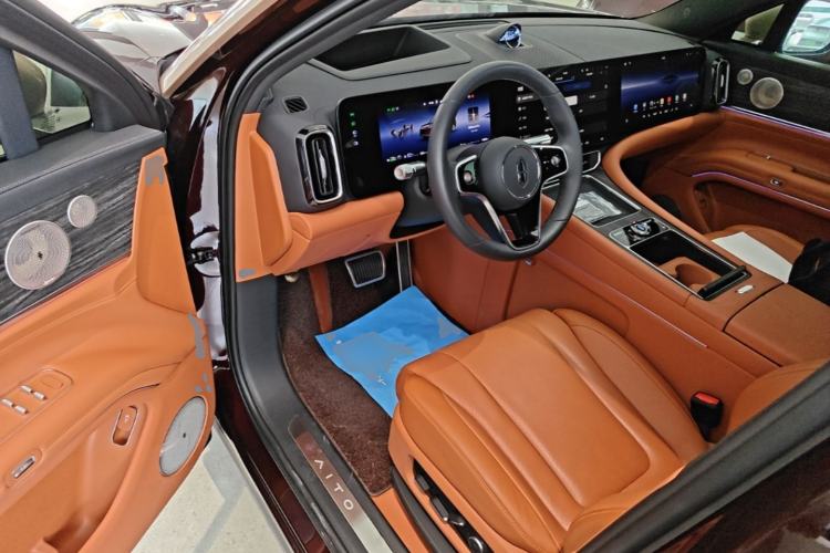 Used Hima AITO M9 2025 Extended-Range Max Version 52 kWh 5-Seater Edition Driver Seat