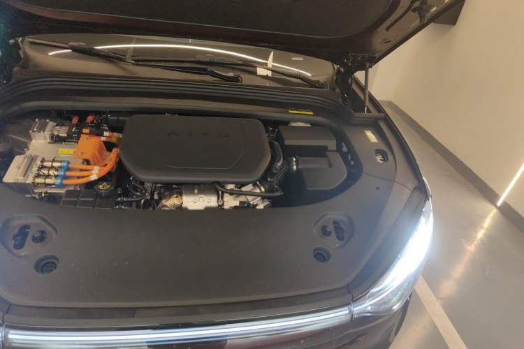 Used Hima AITO M9 2025 Model Range-Extended Ultra Edition 52kWh 6-seater (896-line LiDAR) Engine Bay Left