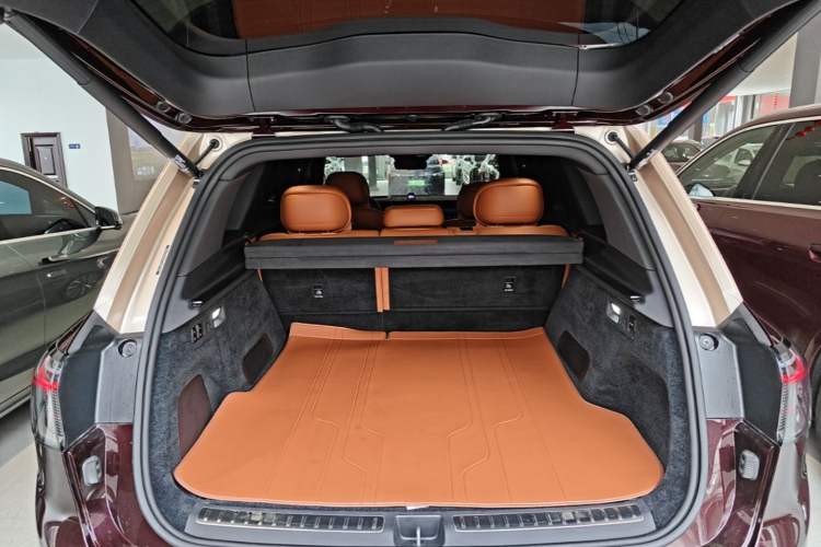 Used Hima AITO M9 2025 Extended-Range Max Version 52 kWh 5-Seater Edition Trunk