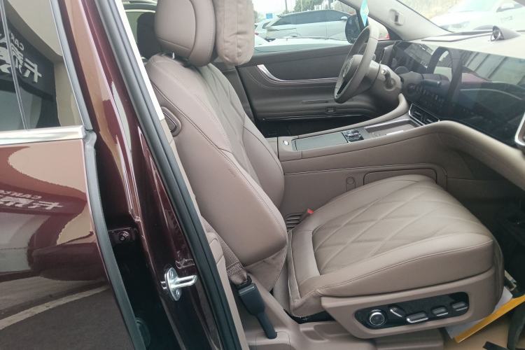 Used Hima AITO M9 2025 Extended-Range Ultra Version 52 kWh 5-Seater Edition Right Front Seat