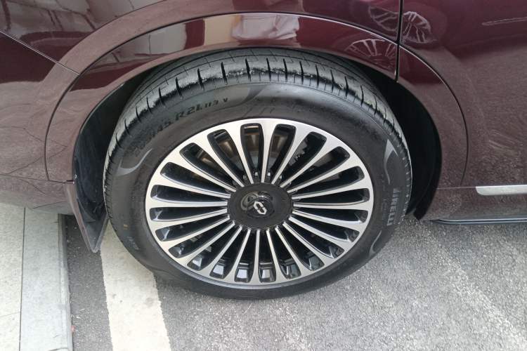 Used Hima AITO M9 2025 Extended-Range Ultra Version 52 kWh 5-Seater Edition Right Rear Wheel Hub