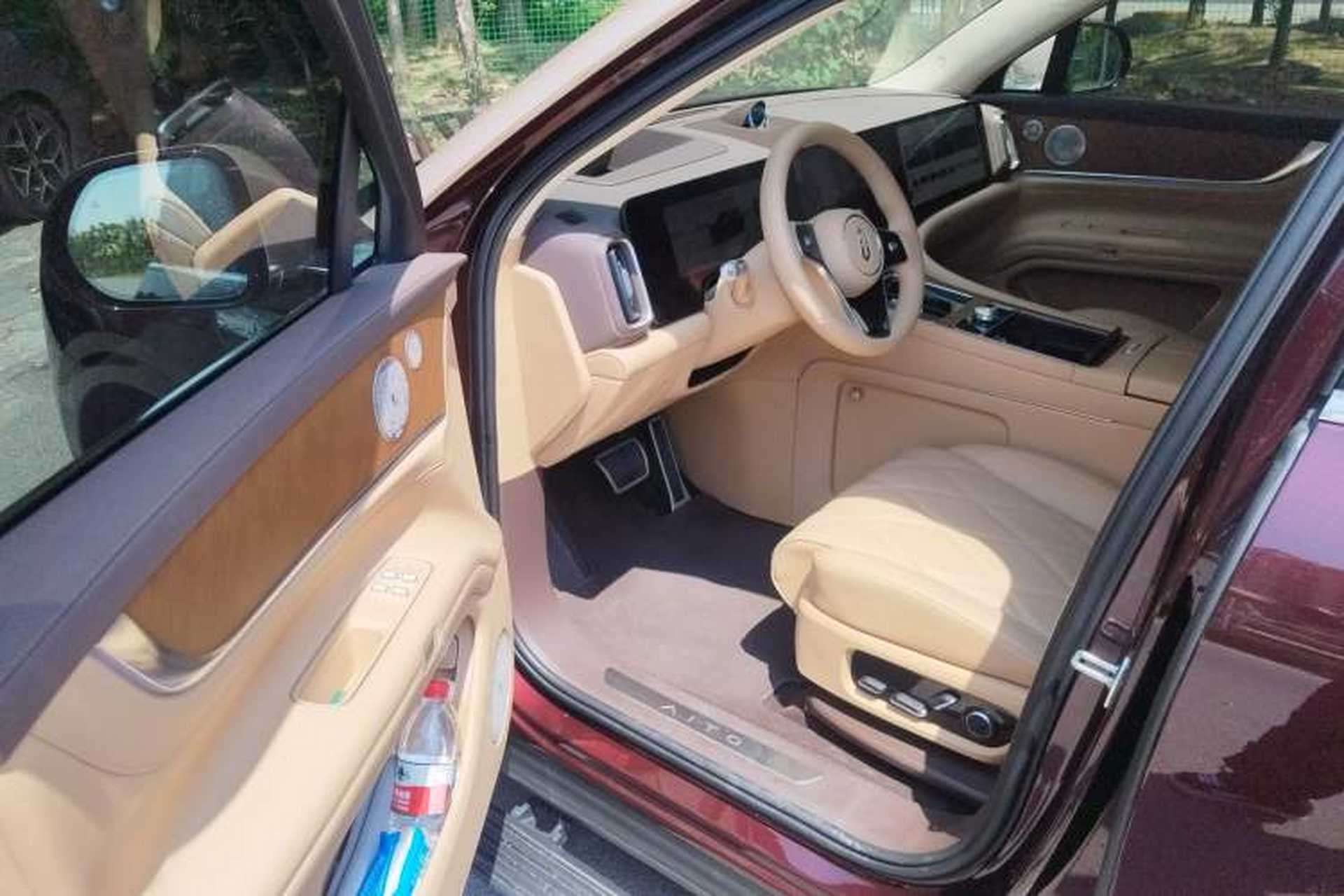 Used Hima AITO M9 2025 Extended-Range Ultra Version 52 kWh 6-Seater Driver Seat