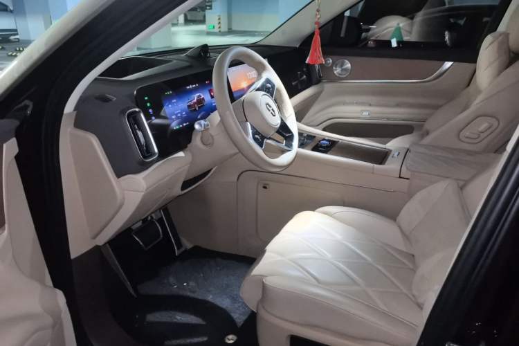 Used Hima AITO M9 2025 Pure Electric Ultra Version 100 kWh 6-Seater Model Driver Seat