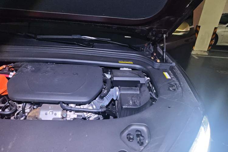 Used Hima AITO M9 2025 Extended-Range Ultra Version 52 kWh 6-Seater Engine Bay Left