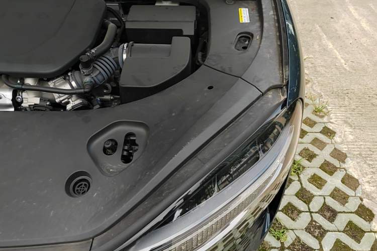 Used Hima AITO M9 2025 Extended-Range Ultra Version 52 kWh 6-Seater Engine Bay Left