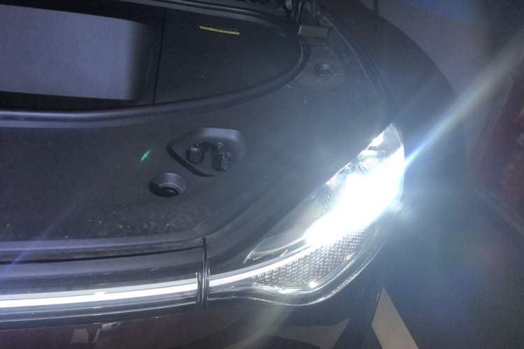 Used Hima AITO M9 2025 Pure Electric Ultra Version 100 kWh 6-Seater Model Engine Bay Left