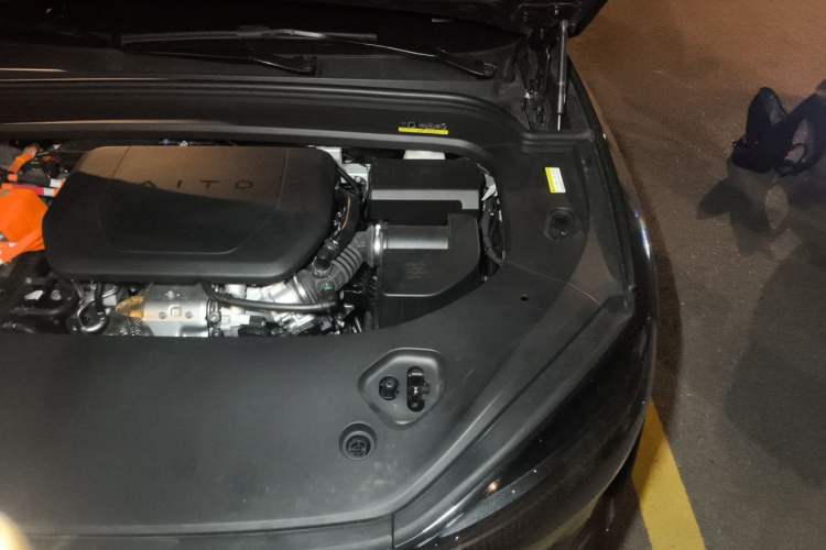 Used Hima AITO M9 2025 Extended-Range Ultra Version 52 kWh 5-Seater Edition Engine Bay Left