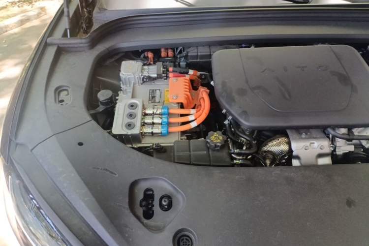 Used Hima AITO M9 2025 Extended-Range Ultra Version 52 kWh 6-Seater Engine Bay Right