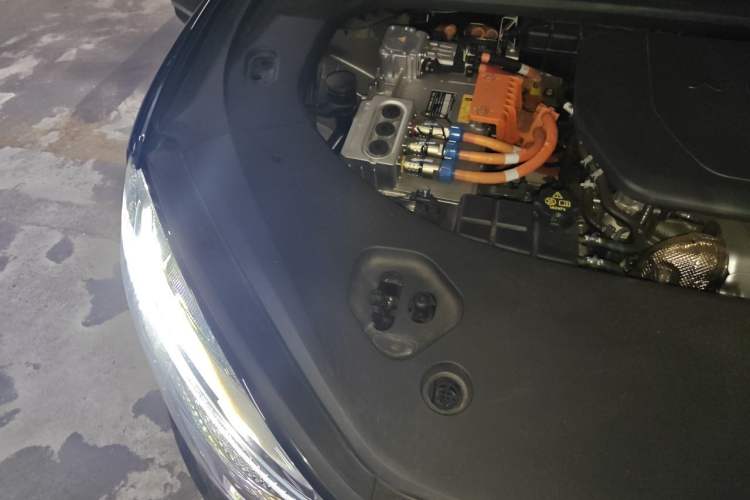 Used Hima AITO M9 2025 Extended-Range Ultra Version 52 kWh 6-Seater Engine Bay Right