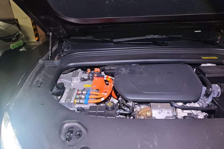 Used Hima AITO M9 2025 Extended-Range Ultra Version 52 kWh 6-Seater Engine Bay Right