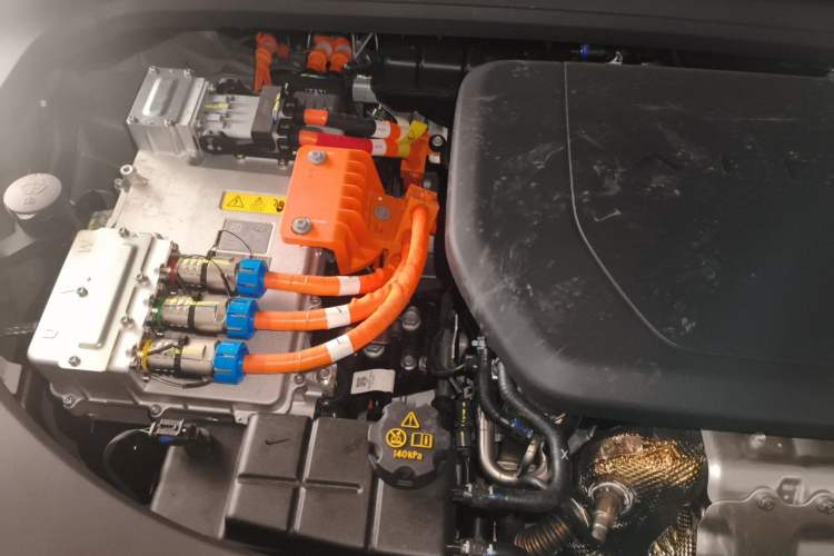 Used Hima AITO M9 2025 Extended-Range Ultra Version 52 kWh 6-Seater Engine Bay Right