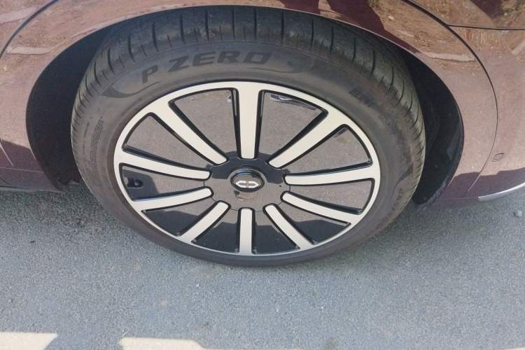 Used Hima AITO M9 2025 Extended-Range Ultra Version 52 kWh 6-Seater Exterior 1