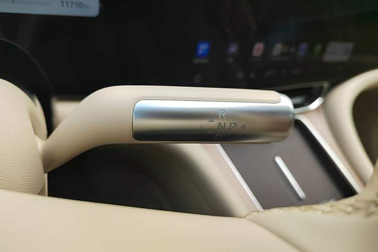 Used Hima AITO M9 2025 Extended-Range Ultra Version 52 kWh 6-Seater Gear Lever