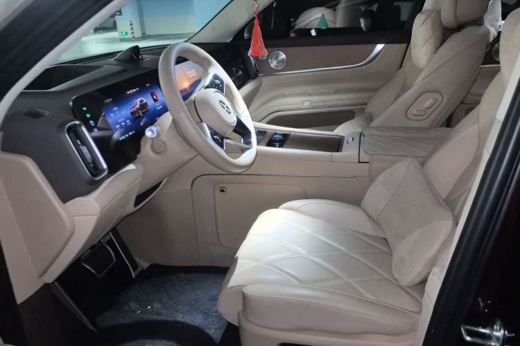 Used Hima AITO M9 2025 Pure Electric Ultra Version 100 kWh 6-Seater Model Left Front Seat