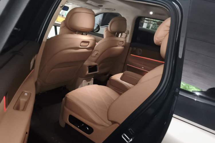 Used Hima AITO M9 2025 Extended-Range Max Version 52 kWh 6-Seater Edition Left Rear Seat