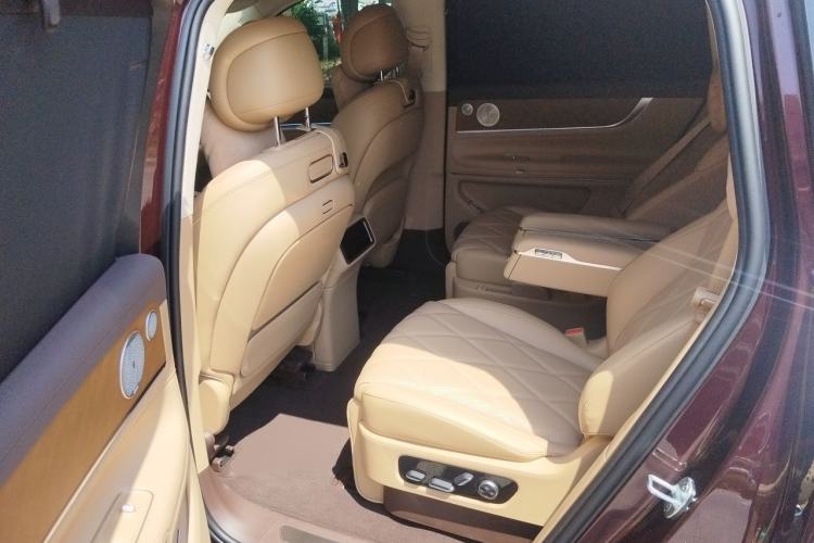 Used Hima AITO M9 2025 Extended-Range Ultra Version 52 kWh 6-Seater Left Rear Seat