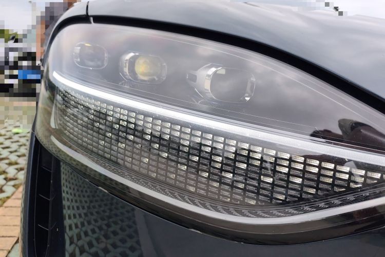 Used Hima AITO M9 2025 Extended-Range Ultra Version 52 kWh 6-Seater Right Front Headlight