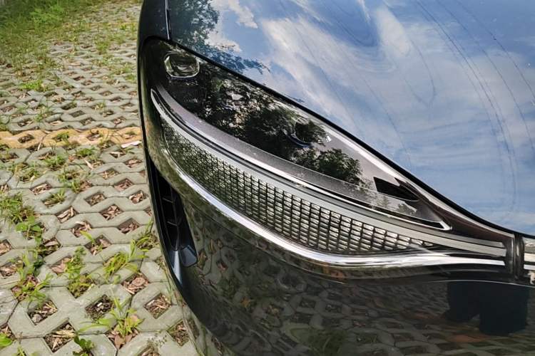 Used Hima AITO M9 2025 Extended-Range Ultra Version 52 kWh 6-Seater Right Front Headlight