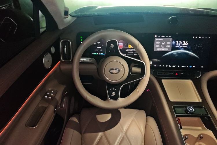 Used Hima AITO M9 2025 Extended-Range Ultra Version 52 kWh 6-Seater Steering Wheel